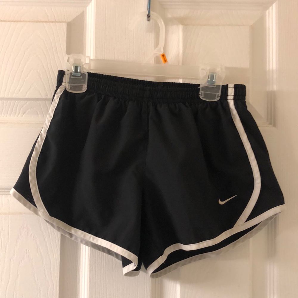 black and white nike shorts